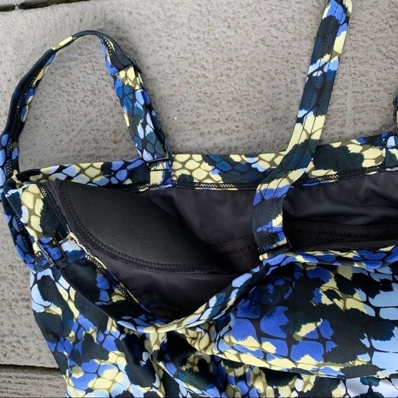 EUC Silhouette Solutions 1 PC Floral Swimsuit - Picture 7 of 14